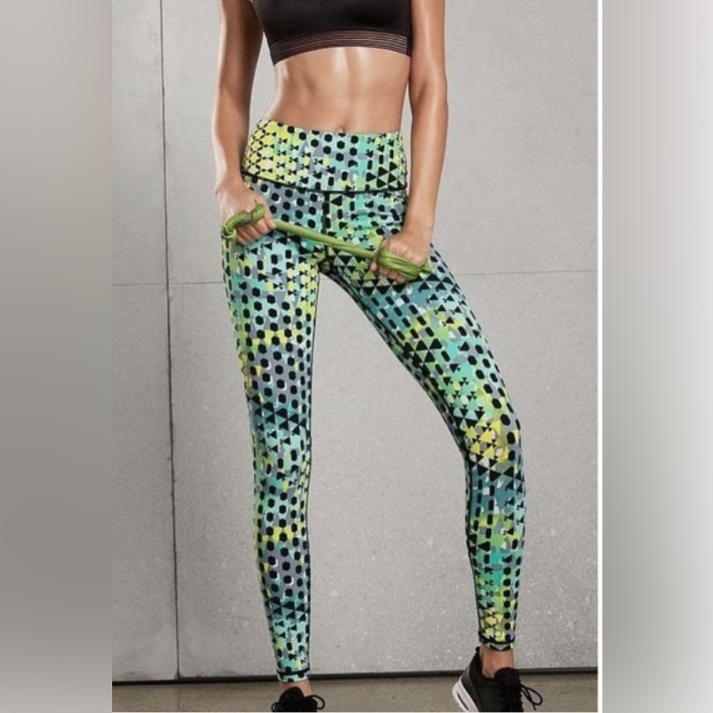 Victorias Secret knockout leggings Sz L
